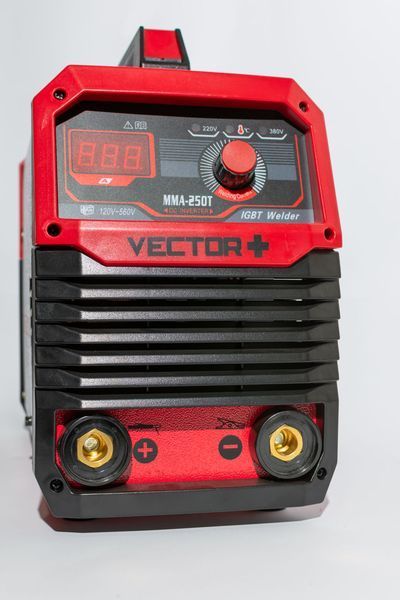 Aparat de sudură-invertor ARC EXPERT MMA250T VECTOR+ MMA250T